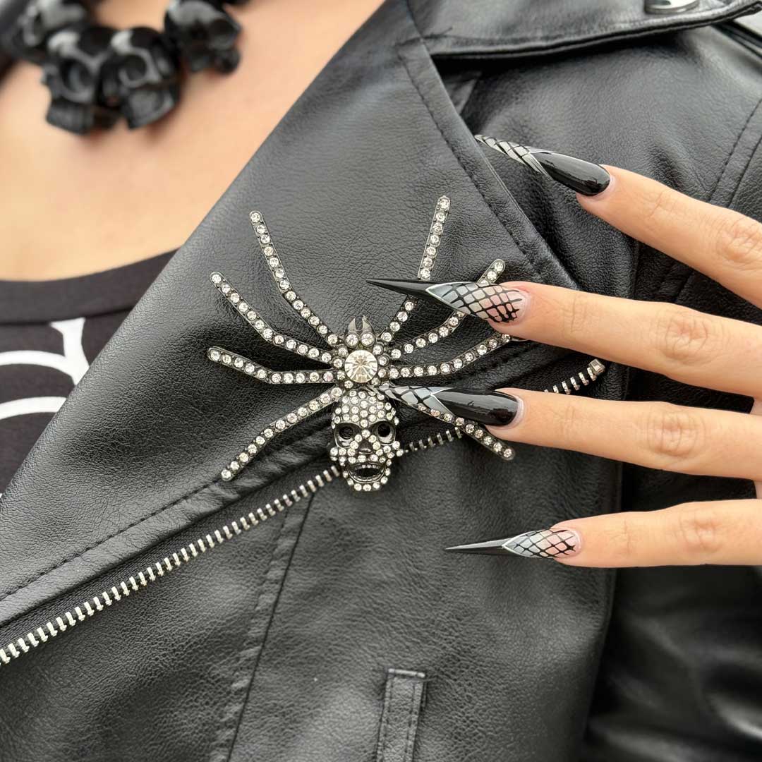 Dia Spider Skull Brooch Clear - Kreepsville