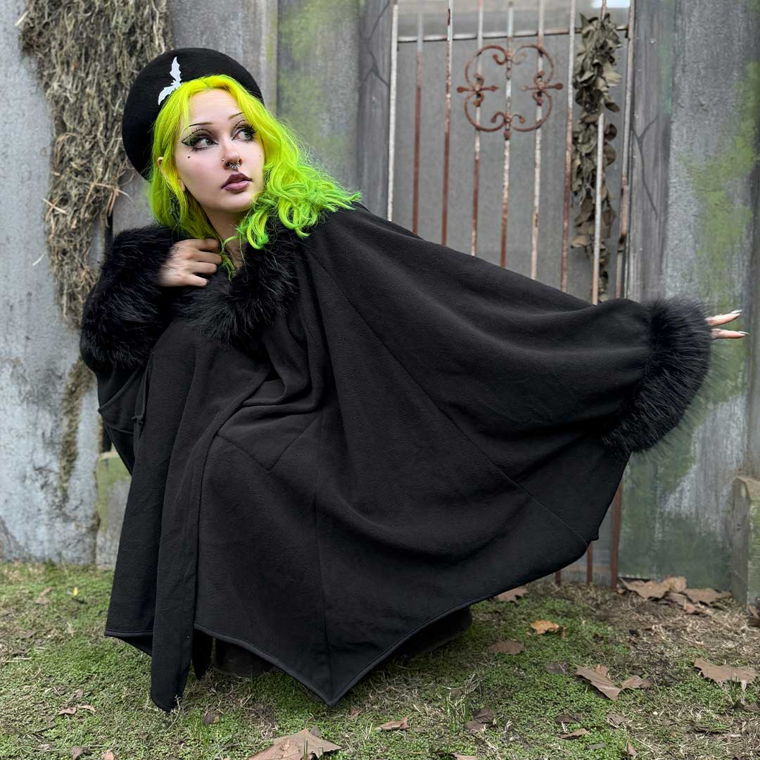 Glamour Ghoul Web Cape Black Fur