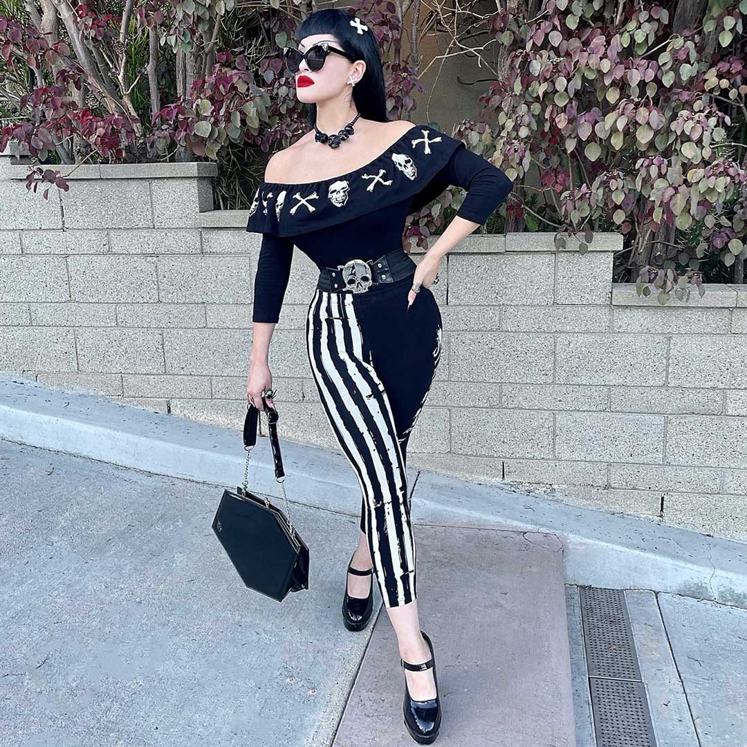 スカルプビューティー Ruffle Top Anatomical Skull and Bones