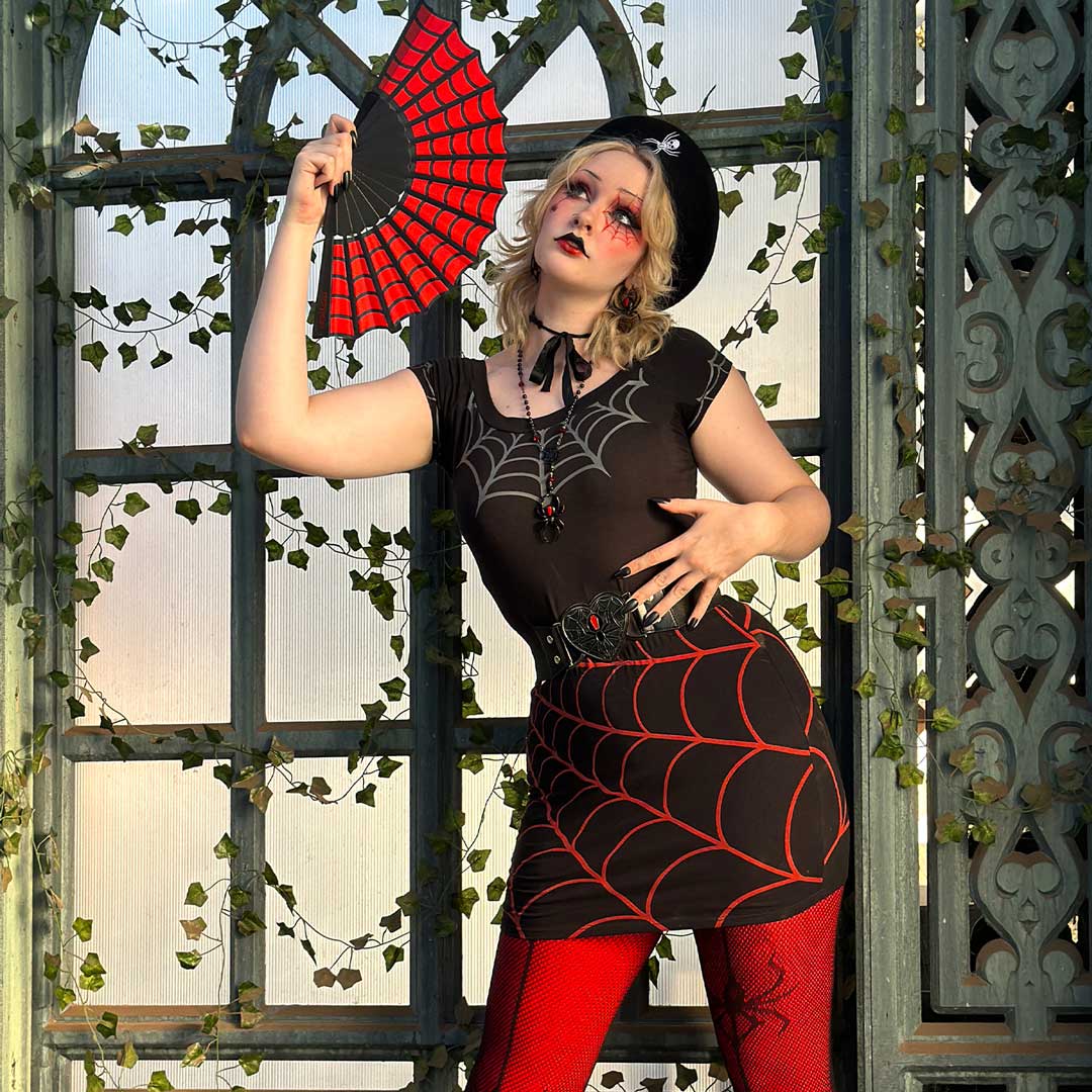 Spiderweb Scallop Fan Red - Kreepsville